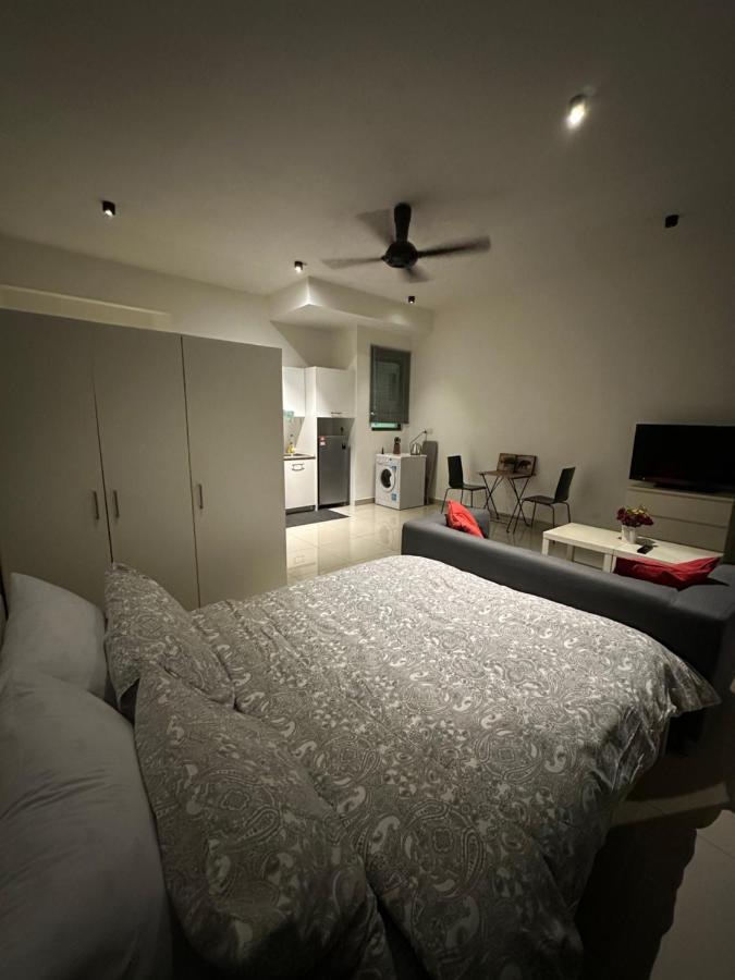 Апартаменти Retreat At Cybersquare Кіберджая Екстер'єр фото
